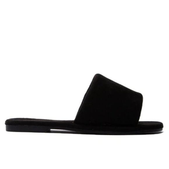 !! NEW !! Super Soft Slide Sandals in Black - Picture 2 of 9